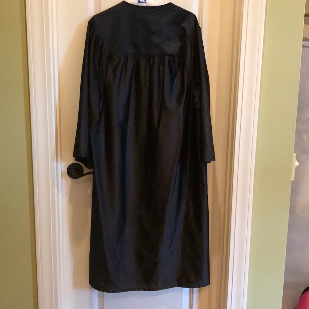 Graduation gown - Picture 2 of 3